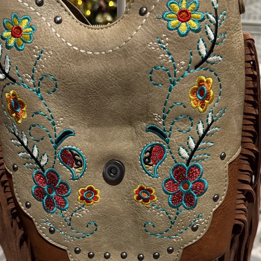 Montana West Embroidered Floral Fringe Bag - Picture 2 of 5
